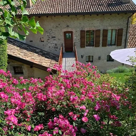 Al Vecchio Fienile بيت للعطل *